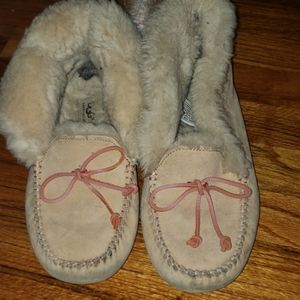 COPY - Ugg slippers